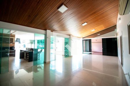 Sala de casa de condomínio para alugar com 4 quartos, 200m² em Setor Habitacional Jardim Botânico, Brasília