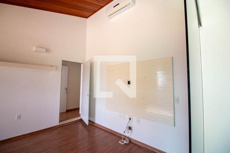 Quarto I - Suíte de casa de condomínio para alugar com 4 quartos, 200m² em Setor Habitacional Jardim Botânico, Brasília