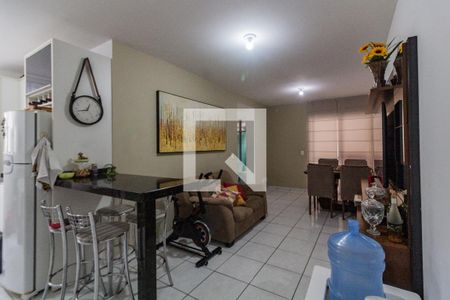 Sala de apartamento para alugar com 2 quartos, 65m² em Forquilhinhas, São José