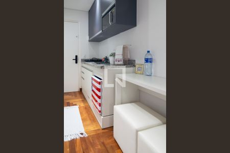 Cozinha  de kitnet/studio para alugar com 1 quarto, 16m² em Bela Vista, São Paulo