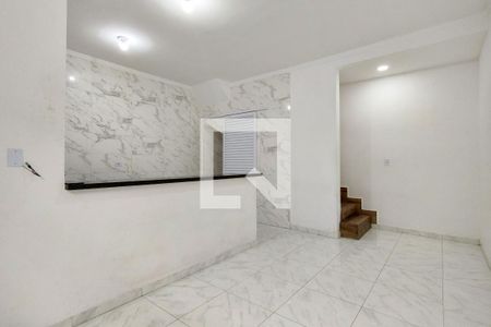 Sala de casa de condomínio para alugar com 2 quartos, 65m² em Vila Caiçara, Praia Grande