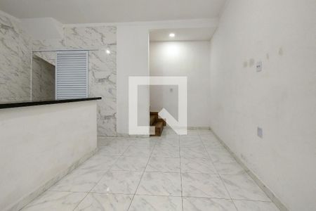 Sala de casa de condomínio para alugar com 2 quartos, 65m² em Vila Caiçara, Praia Grande