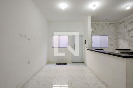 Sala de casa de condomínio para alugar com 2 quartos, 65m² em Vila Caiçara, Praia Grande