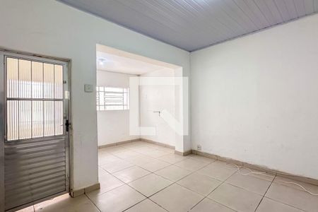 Sala de casa de condomínio à venda com 2 quartos, 150m² em Vila Monumento, São Paulo