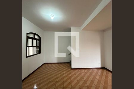 Sala de casa para alugar com 4 quartos, 140m² em Jardim Santos Dumont, São Paulo