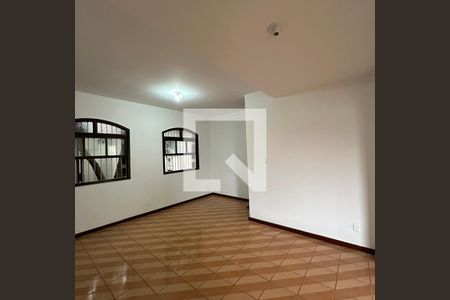 Sala de casa à venda com 4 quartos, 140m² em Jardim Santos Dumont, São Paulo