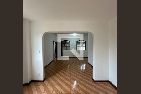 Sala de casa à venda com 4 quartos, 140m² em Jardim Santos Dumont, São Paulo