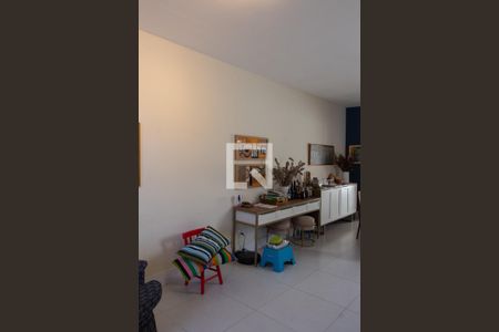 SALA de casa de condomínio à venda com 3 quartos, 137m² em Barão Geraldo, Campinas