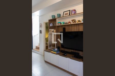 SALA de casa de condomínio à venda com 3 quartos, 137m² em Barão Geraldo, Campinas