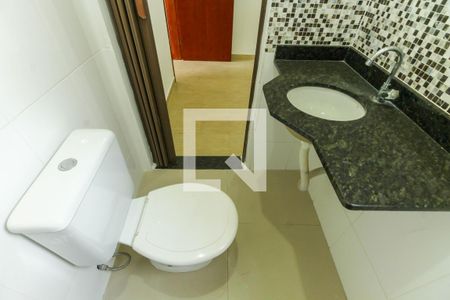 Casa de condomínio à venda com 40m², 2 quartos e 1 vaga Casa de condomínio à venda com 40m², 2 quartos e 1 vagaBanheiro do Quarto 2