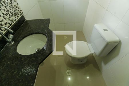 Casa de condomínio à venda com 40m², 2 quartos e 1 vaga Casa de condomínio à venda com 40m², 2 quartos e 1 vagaBanheiro do Quarto 2