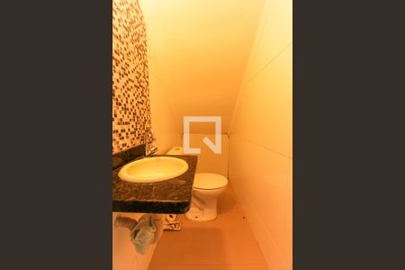 Casa de condomínio à venda com 40m², 2 quartos e 1 vaga Casa de condomínio à venda com 40m², 2 quartos e 1 vagaBanheiro Social