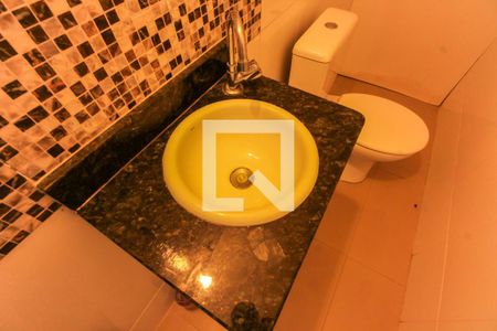 Casa de condomínio à venda com 40m², 2 quartos e 1 vaga Casa de condomínio à venda com 40m², 2 quartos e 1 vagaBanheiro Social