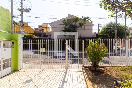 Vista de casa à venda com 3 quartos, 300m² em Vila Ivone, São Paulo