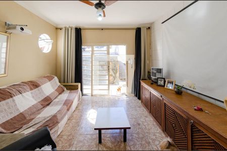 Sala de casa à venda com 3 quartos, 180m² em Estrela Dalva, Belo Horizonte