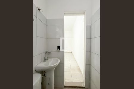 Banheiro de kitnet/studio para alugar com 1 quarto, 32m² em Freguesia do Ó, São Paulo