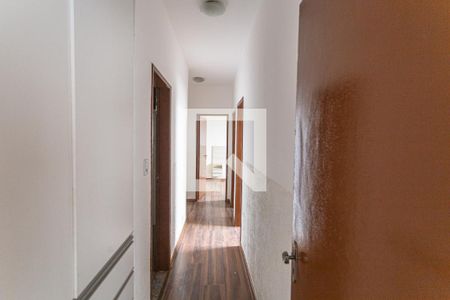 Corredor de apartamento para alugar com 3 quartos, 127m² em Sagrada Família, Belo Horizonte