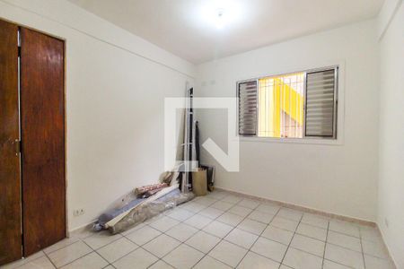 Suíte 1 de casa para alugar com 3 quartos, 175m² em Vila Carmosina, São Paulo