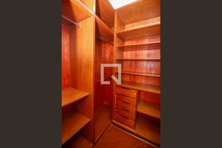 Closet da suíte de apartamento para alugar com 3 quartos, 90m² em Vila Progredior, São Paulo