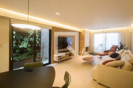 Sala de casa à venda com 3 quartos, 160m² em Santo Amaro, São Paulo