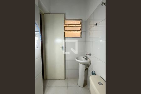 Banheiro de kitnet/studio para alugar com 1 quarto, 29m² em Freguesia do Ó, São Paulo