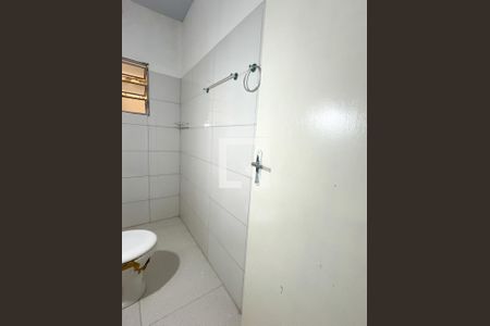 Banheiro de kitnet/studio para alugar com 1 quarto, 29m² em Freguesia do Ó, São Paulo