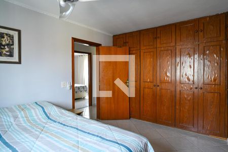 Quarto 1 de casa para alugar com 3 quartos, 220m² em Vila Liviero, São Paulo