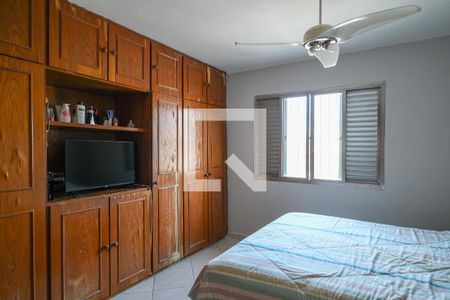 Quarto 1 de casa para alugar com 3 quartos, 220m² em Vila Liviero, São Paulo