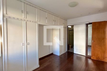 Suíte de apartamento à venda com 3 quartos, 120m² em Laranjeiras, Rio de Janeiro