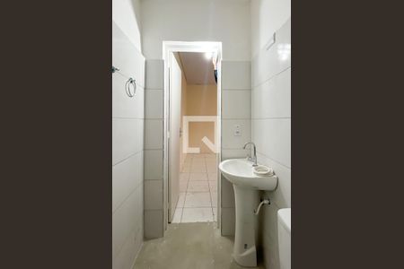 Banheiro de kitnet/studio para alugar com 1 quarto, 29m² em Freguesia do Ó, São Paulo