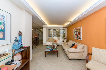 Sala de casa à venda com 3 quartos, 702m² em Carlos Prates, Belo Horizonte