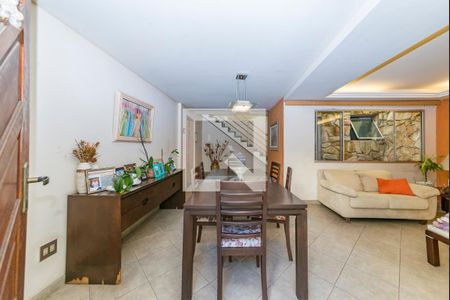 Sala de casa à venda com 3 quartos, 702m² em Carlos Prates, Belo Horizonte