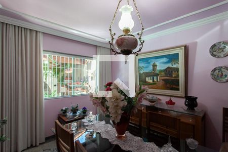 Sala 1 de casa à venda com 2 quartos, 240m² em Heliópolis, Belo Horizonte