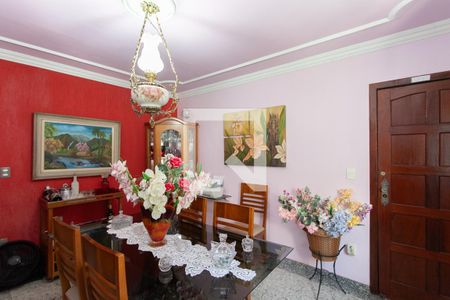 Sala 1 de casa à venda com 2 quartos, 240m² em Heliópolis, Belo Horizonte