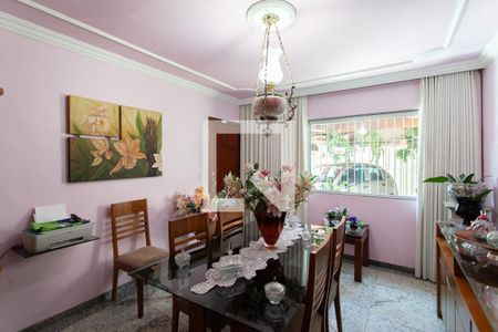 Sala 1 de casa à venda com 2 quartos, 240m² em Heliópolis, Belo Horizonte