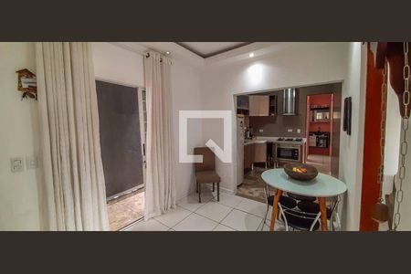 Sala de casa para alugar com 3 quartos, 70m² em Helena Maria, Osasco