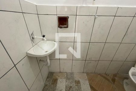 Banheiro de casa para alugar com 1 quarto, 35m² em Vila São Luís, Duque de Caxias