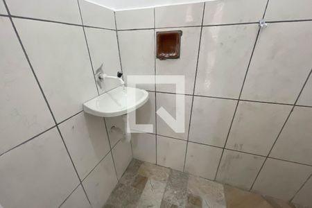 Banheiro de casa para alugar com 1 quarto, 35m² em Vila São Luís, Duque de Caxias