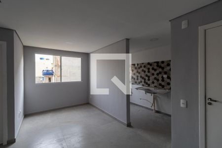 Sala de apartamento para alugar com 2 quartos, 42m² em Guaianazes, São Paulo