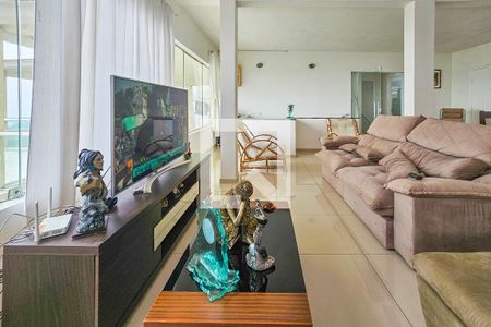 Sala de casa de condomínio para alugar com 5 quartos, 300m² em Jardim Praiano, Guarujá