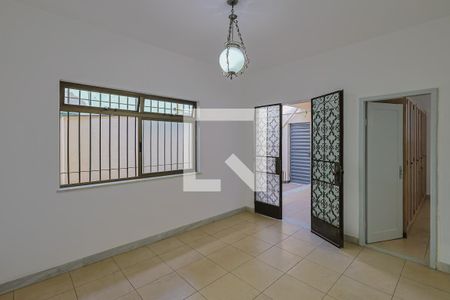 Sala de casa à venda com 3 quartos, 206m² em Santa Efigênia, Belo Horizonte