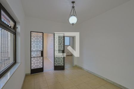 Sala de casa à venda com 3 quartos, 206m² em Santa Efigênia, Belo Horizonte