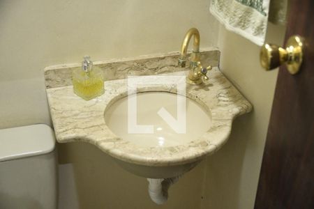 Lavabo de casa de condomínio para alugar com 3 quartos, 150m² em Jardim Barbacena, Cotia