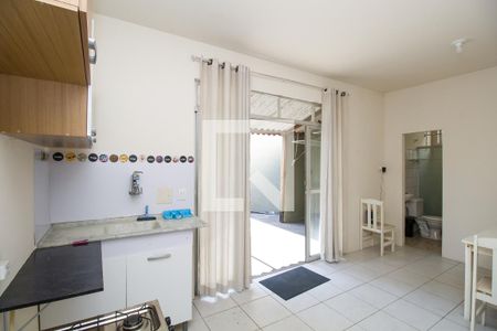 Sala/Cozinha de kitnet/studio para alugar com 1 quarto, 50m² em Carmo, Belo Horizonte