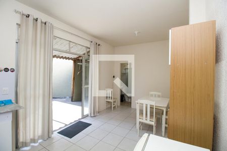 Sala/Cozinha de kitnet/studio para alugar com 1 quarto, 50m² em Carmo, Belo Horizonte