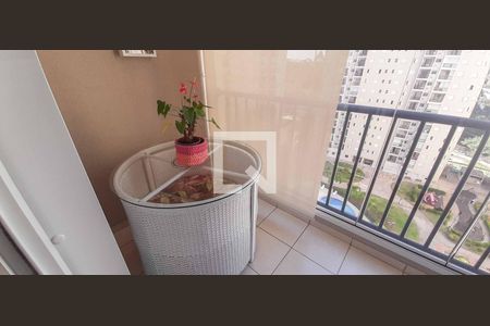 Sacada de apartamento à venda com 3 quartos, 70m² em Umuarama, Osasco