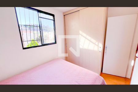 Quarto de apartamento à venda com 3 quartos, 62m² em Guarani, Belo Horizonte