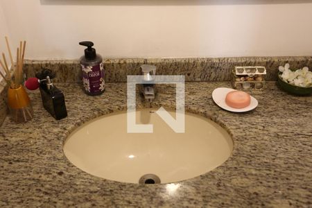 Lavabo de apartamento à venda com 4 quartos, 150m² em Vila Suzana, São Paulo