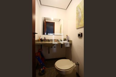 Lavabo de apartamento à venda com 4 quartos, 150m² em Vila Suzana, São Paulo