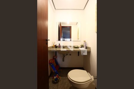 Lavabo de apartamento à venda com 4 quartos, 150m² em Vila Suzana, São Paulo